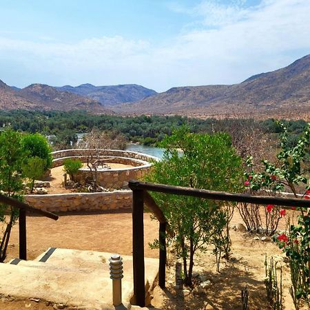 Kapika Waterfall Lodge Epupa Екстериор снимка