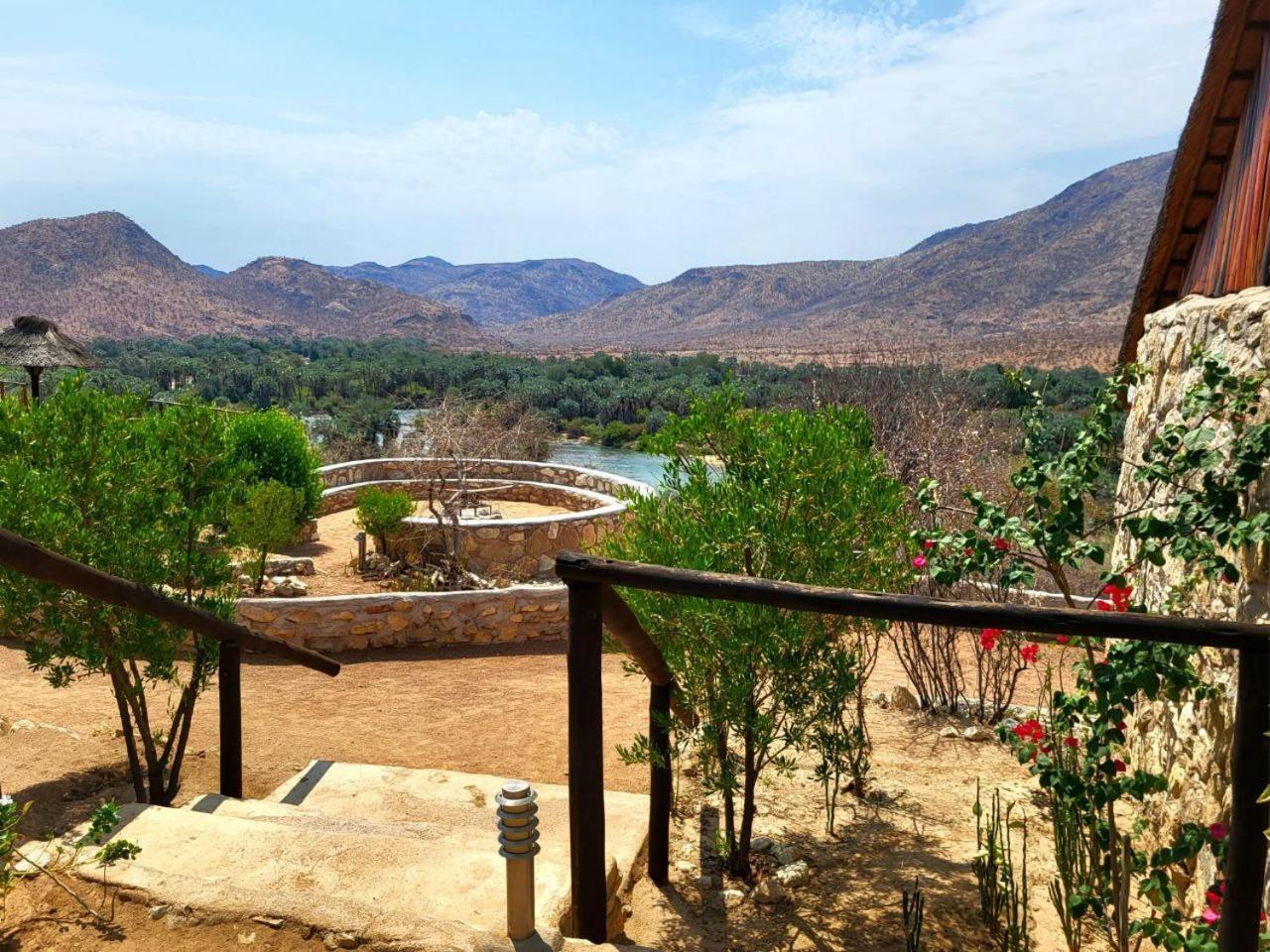 Kapika Waterfall Lodge Epupa Екстериор снимка