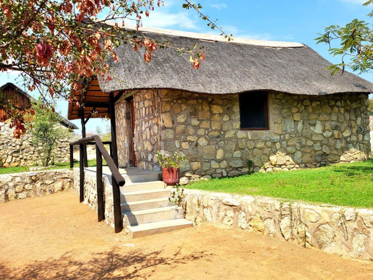 Kapika Waterfall Lodge Epupa Екстериор снимка