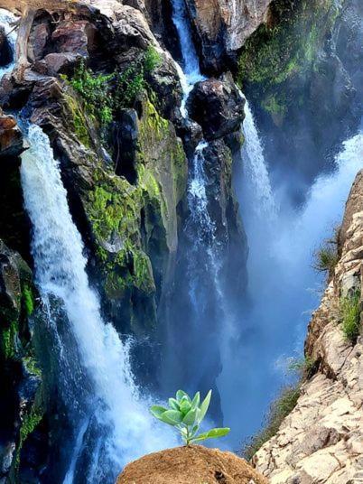 Kapika Waterfall Lodge Epupa Екстериор снимка
