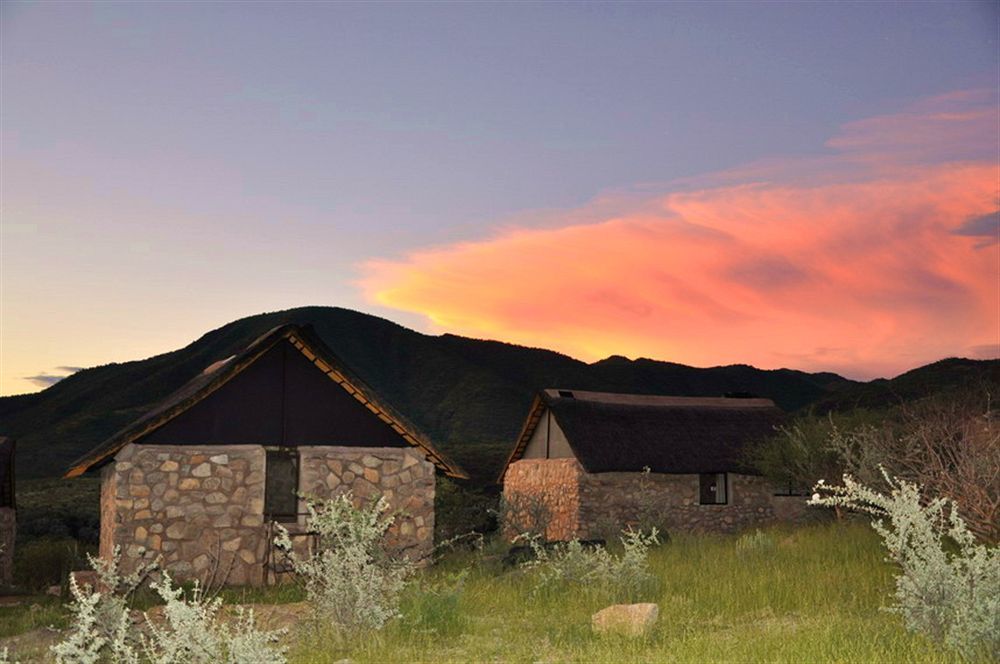 Kapika Waterfall Lodge Epupa Екстериор снимка